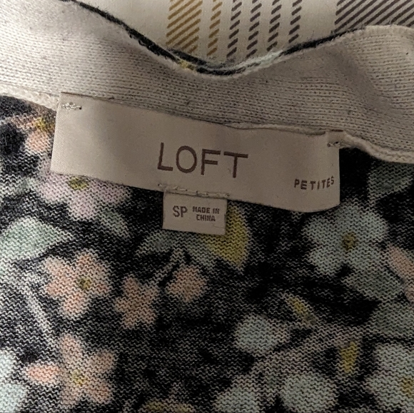 🩷 2 for $10 Loft cardigan size SP - Picture 5 of 6